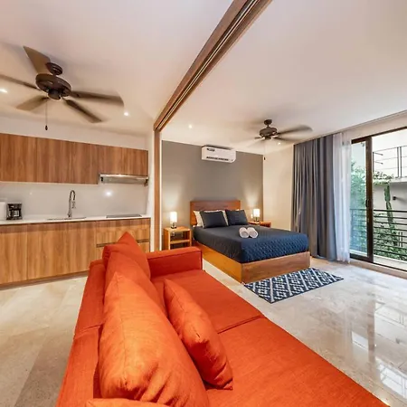 Lux Studio With Rooftop Pool Gym Private Balcony