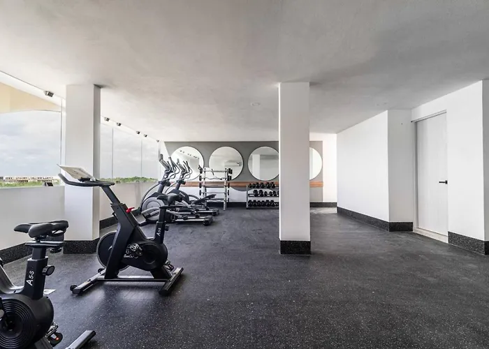 Holiday home Lux With Rooftop Pool Gym Private Balcony *