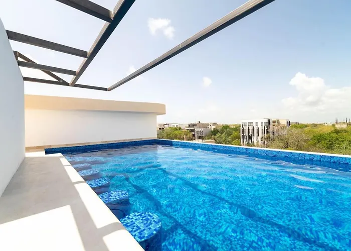 Lux With Rooftop Pool Gym Private Balcony Holiday home *